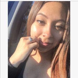 Meet your Posher, Cinthya